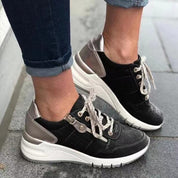 Aurora Vellini | Sneakers med chunky sål og metallic detaljer