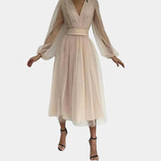 Élise Laurent | Midi elegant kjole med blondedetaljer