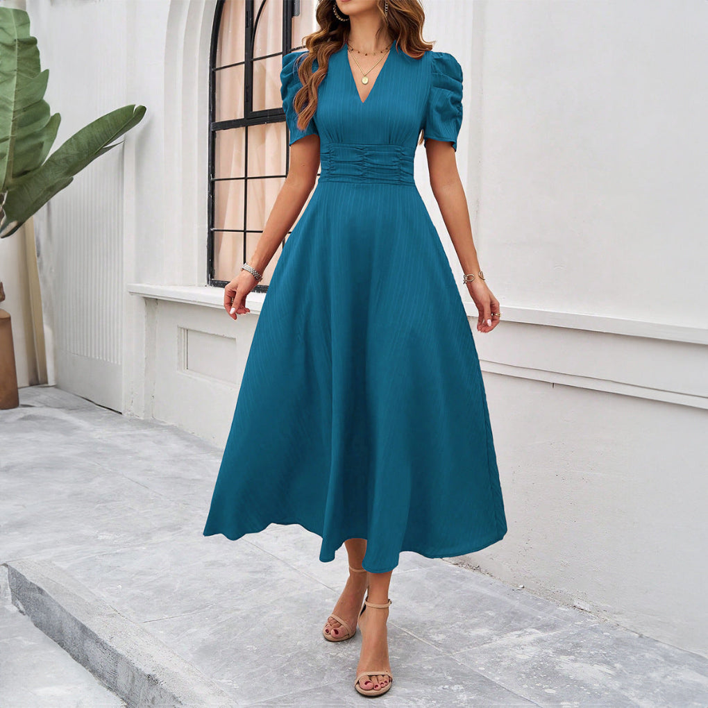 Elena Ricci | Elegant luksus midi kjole med rynket talje