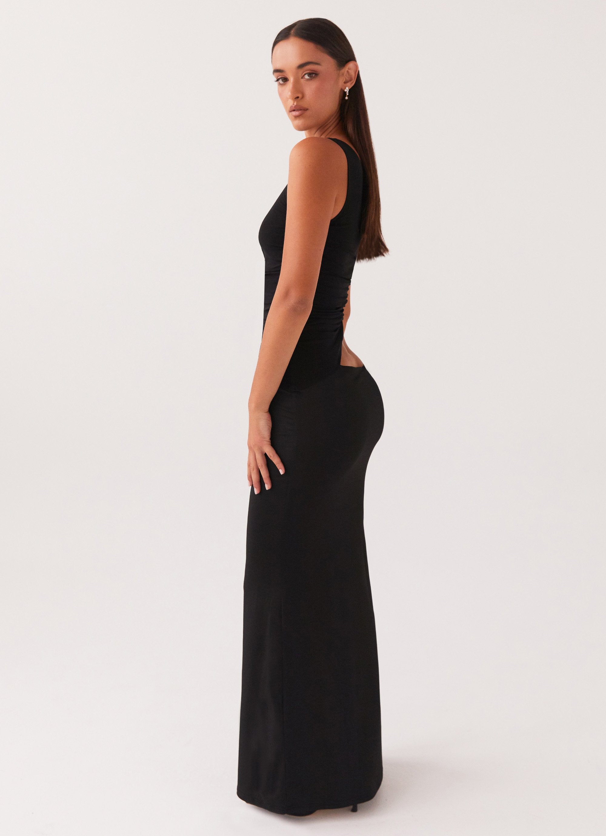 Valentina Ricci | Maxi one-shoulder kjole med cut-out detalje