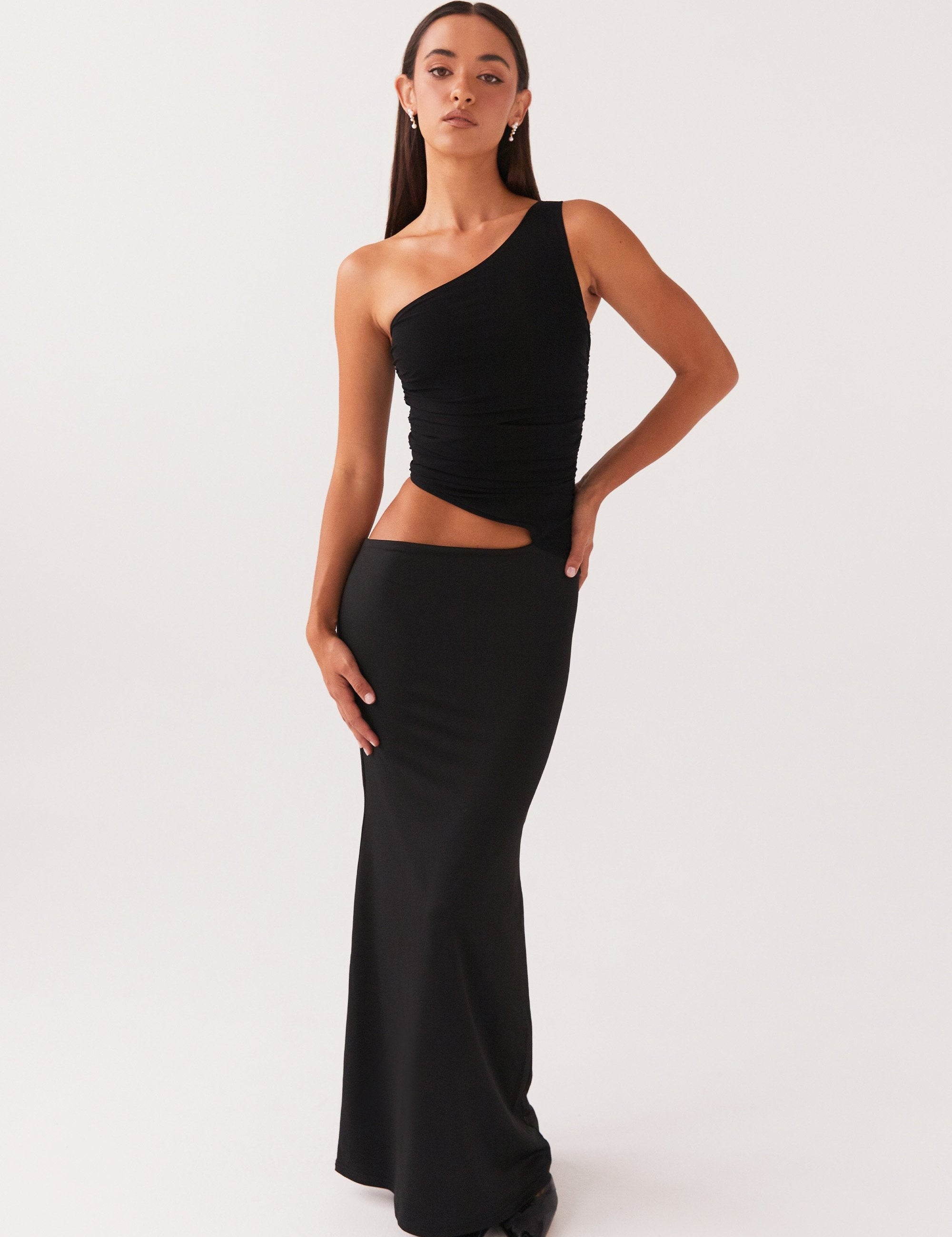 Valentina Ricci | Maxi one-shoulder kjole med cut-out detalje