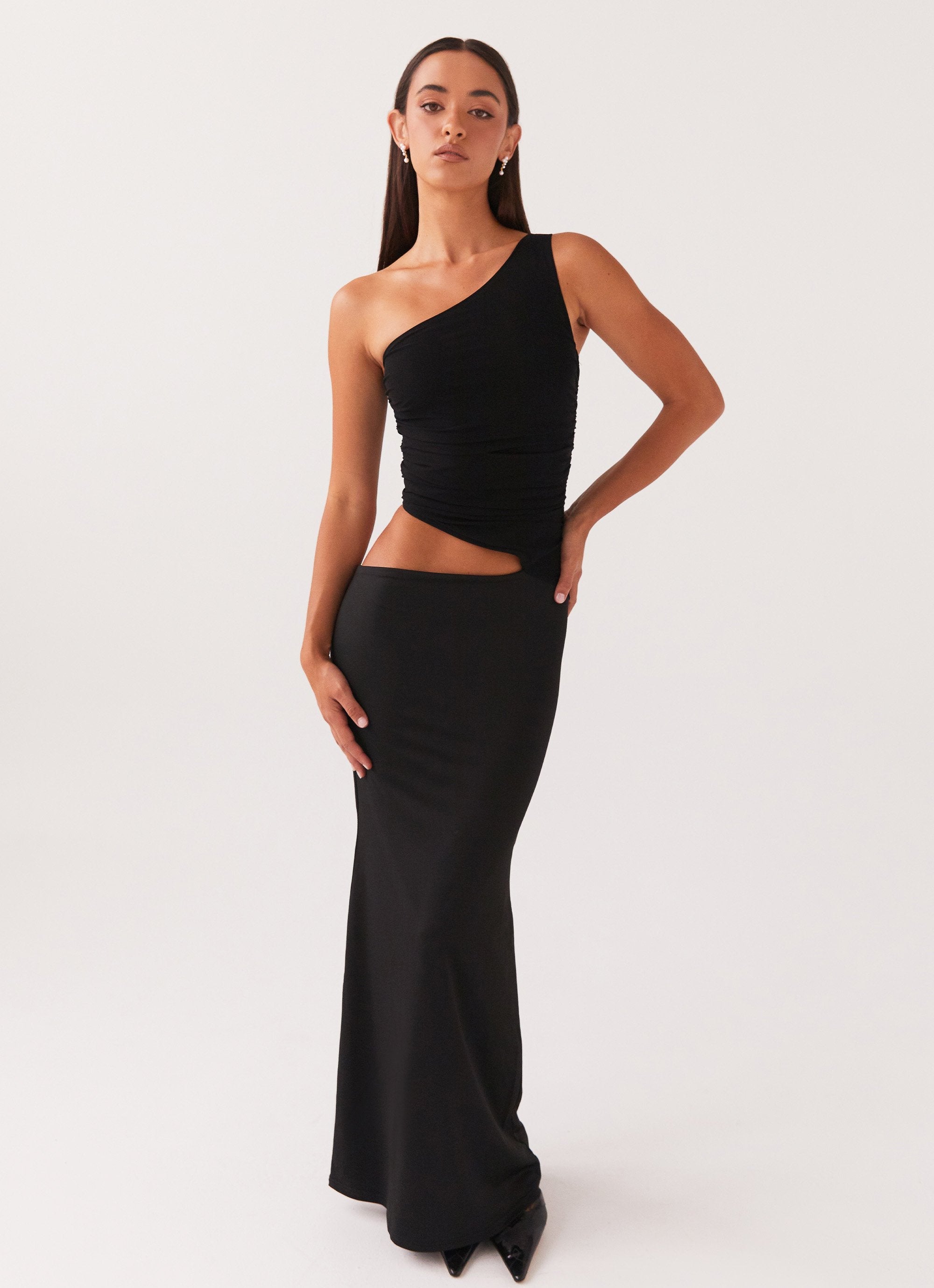 Valentina Ricci | Maxi one-shoulder kjole med cut-out detalje