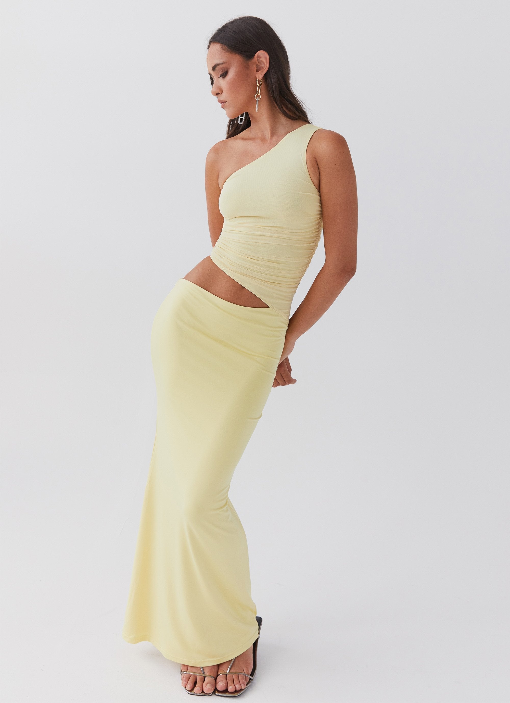 Valentina Ricci | Maxi one-shoulder kjole med cut-out detalje