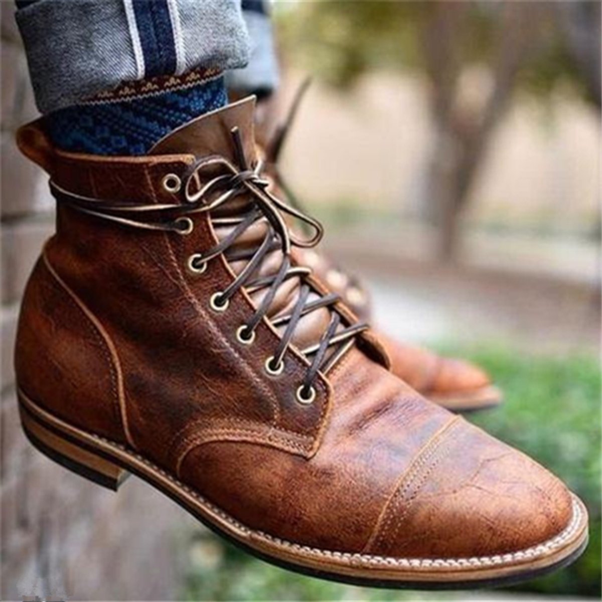 DUP | Pera Herrenstiefel | Strapazierfähiges PU-Leder, Cap-Toe-Design | Frederik Lindholm | Stiefel mit Cap-Toe-Design aus strapazierfähigem PU-Leder