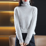 Luciana Bergstrom | Rullekrave Sweater i Rødt til Kvinder