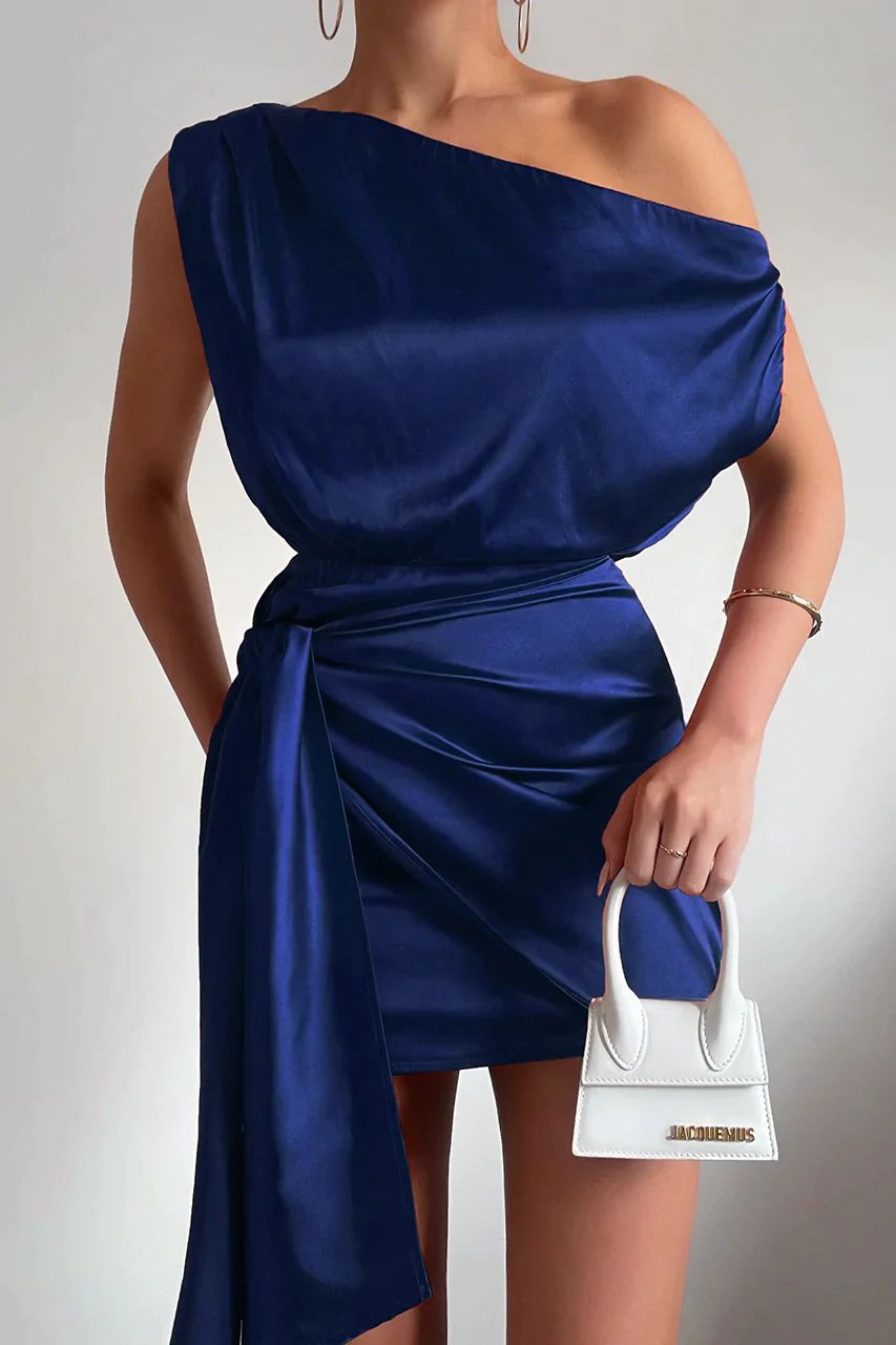 Elodie Marchand | Mini festkjole med elegant silhuet