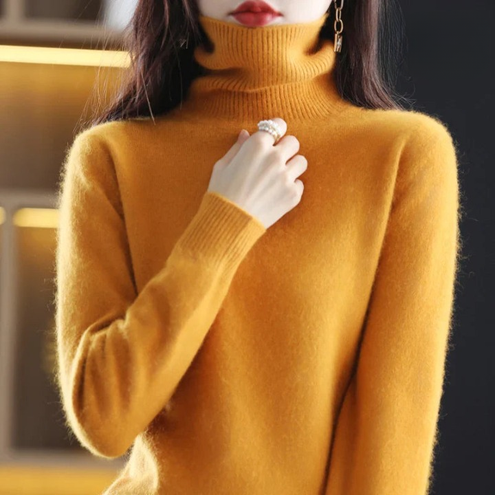 Luciana Bergstrom | Rullekrave Sweater i Rødt til Kvinder