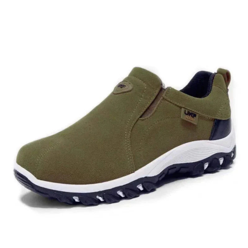 Magnus Randrup | Ruskindssneakers med Slip-on Lukning