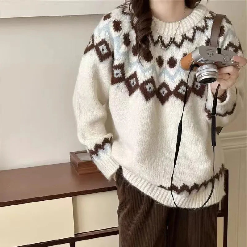 Sophie Whitmore | Nordisk striksweater med tidløs elegance