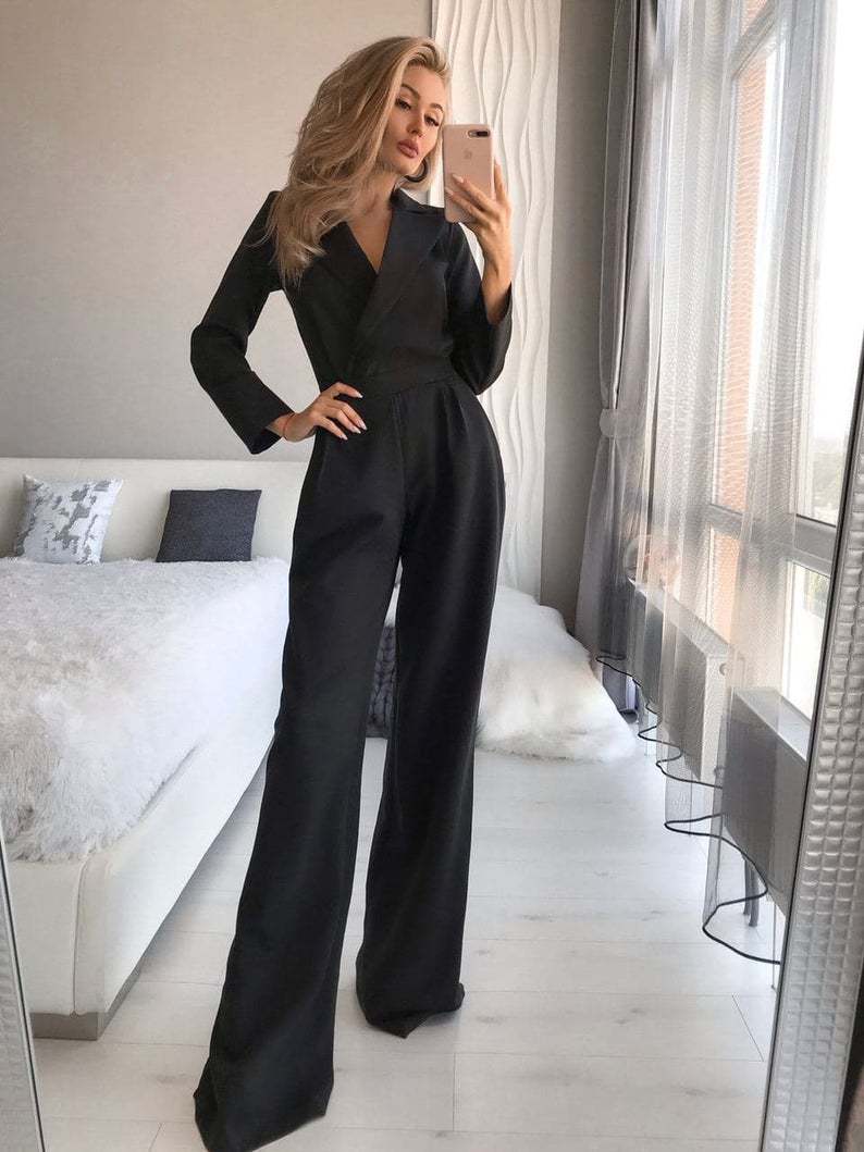 Sienna Moreau | Elegant jumpsuit med slå-om detalje