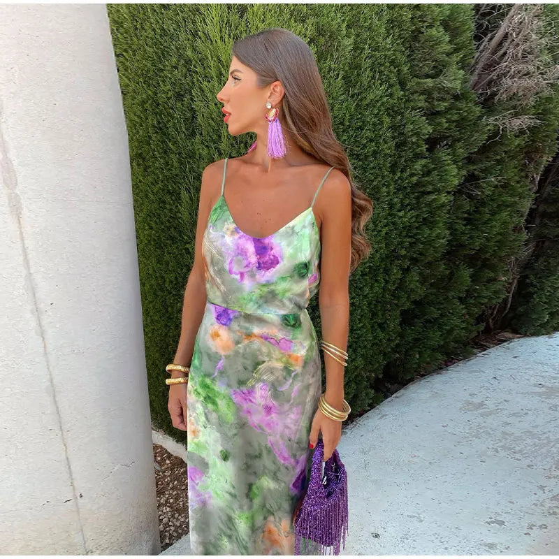 Vivienne Larosé | Maxi-kjole med halo-dye print og aftagelig sjal-detalje