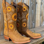 Savannah Laurent | Cowboy støvler med solsikke-broderi og western charme