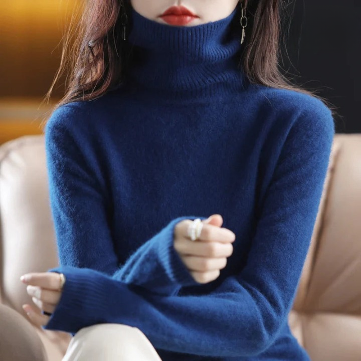 Luciana Bergstrom | Rullekrave Sweater i Rødt til Kvinder