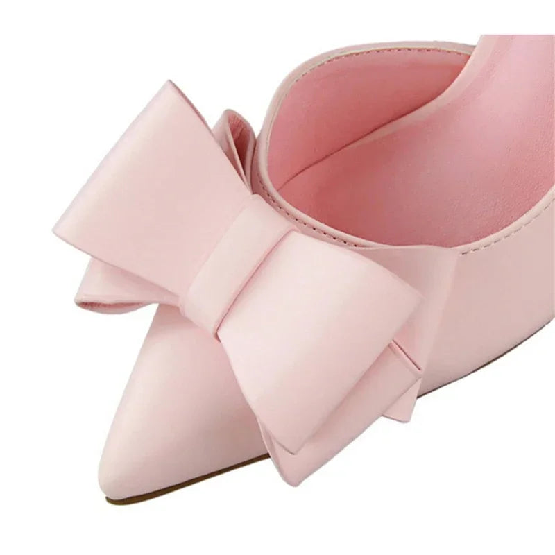 Sara Vestergaard | Pink pumps med sløjfe-detalje