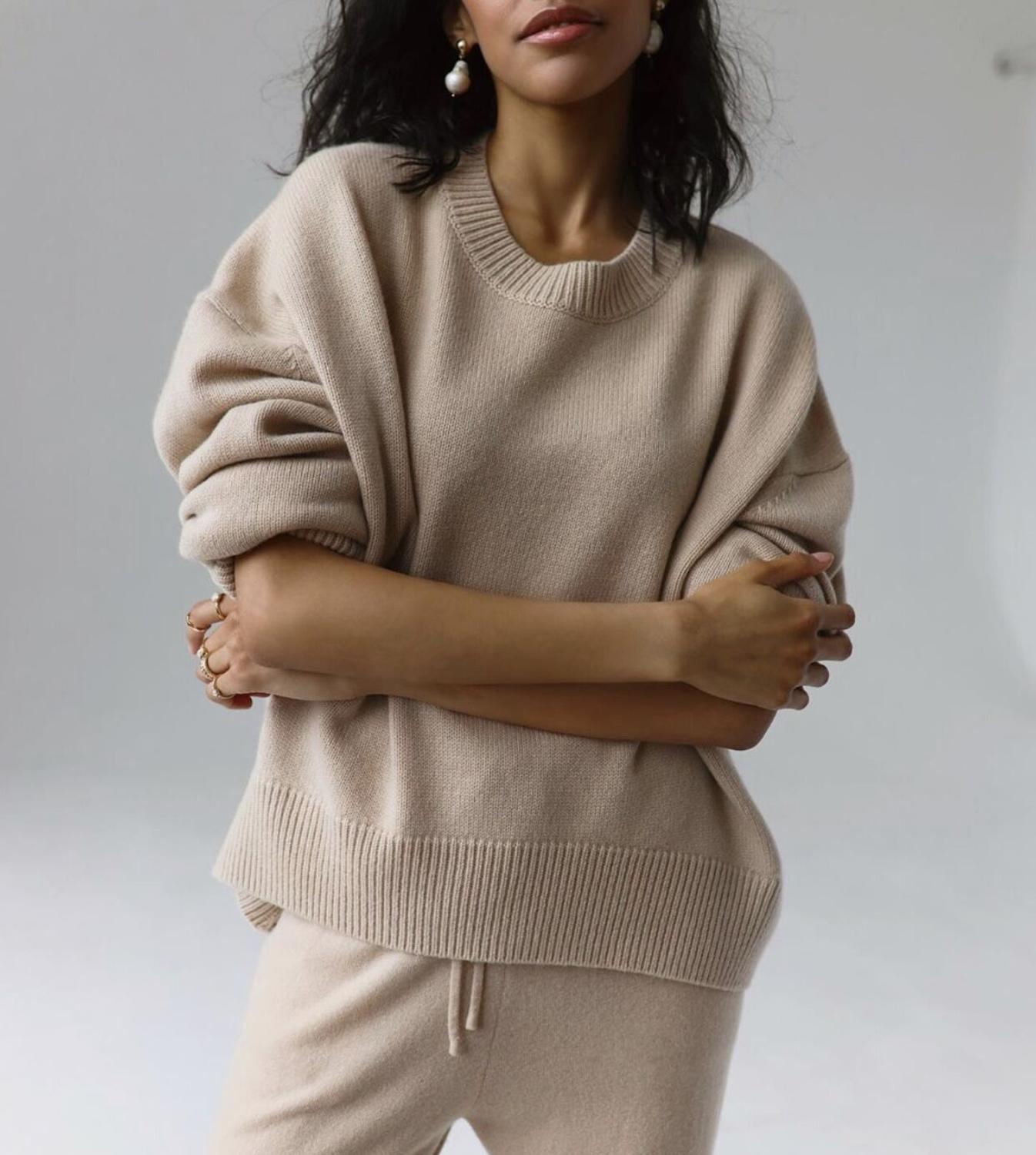 Francine Ashworth | Klassisk Crewneck Striktrøje i Cremehvid