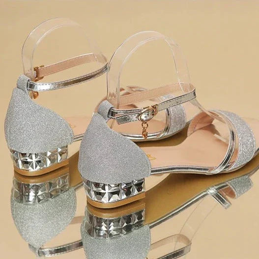Isabelle Laurent | Erotiske sandaler til kvinder med transparente remme og metallic detaljer