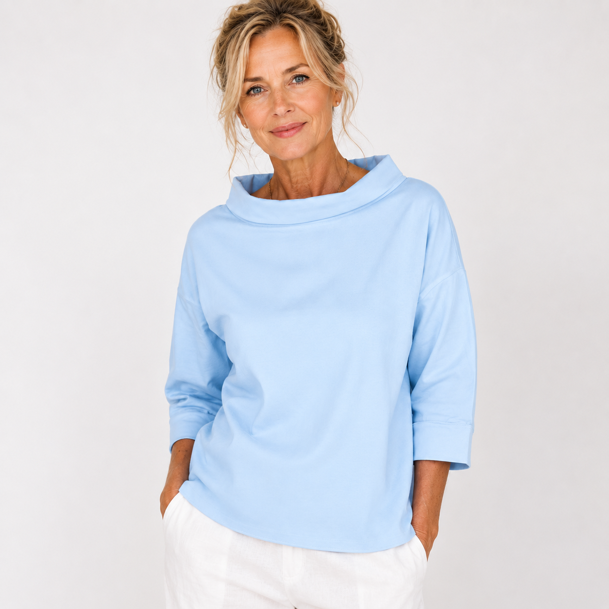 Sara Møller | High-neck sweater with long sleeves