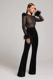 Venetia Roselli | Elegant Festjumpsuit med Blonder & Fjer Detaljer