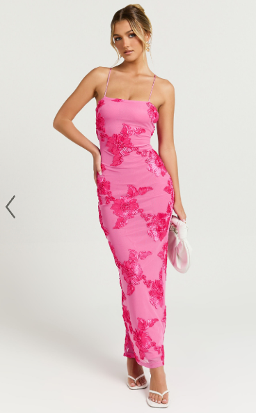 Giulia Bellini | Elegant maxikjole med blomsterdetaljer