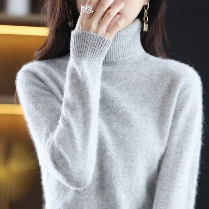 Luciana Bergstrom | Rullekrave Sweater i Rødt til Kvinder