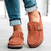 Camille Dupont | Erotiske slip-on loafers til kvinder i ruskind med justerbar spænde