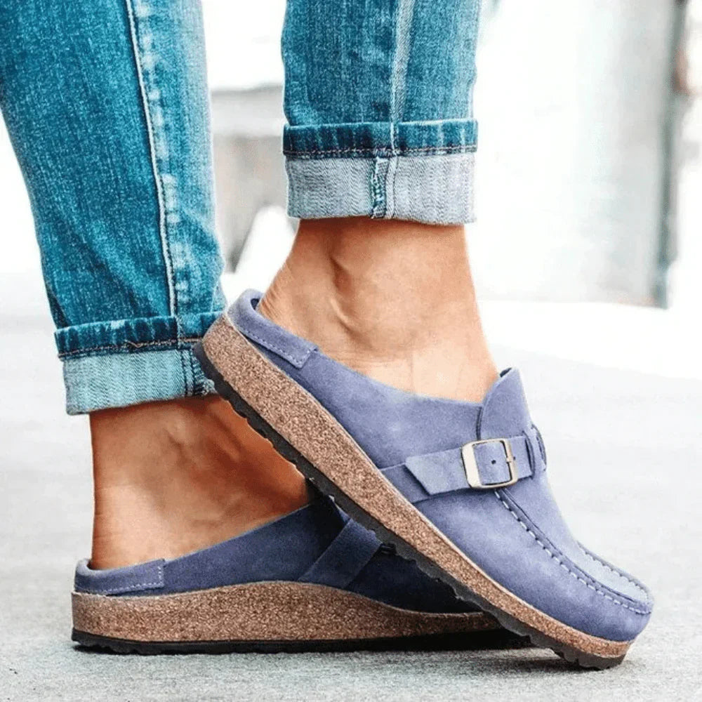 Camille Dupont | Erotiske slip-on loafers til kvinder i ruskind med justerbar spænde