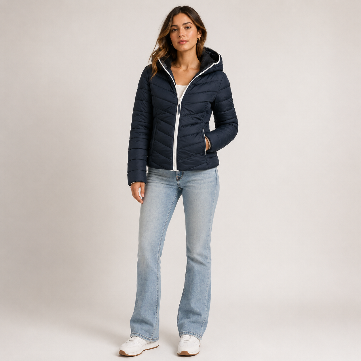 Stine Bach | Wattierte Daunenjacke mit Kapuze für Damen