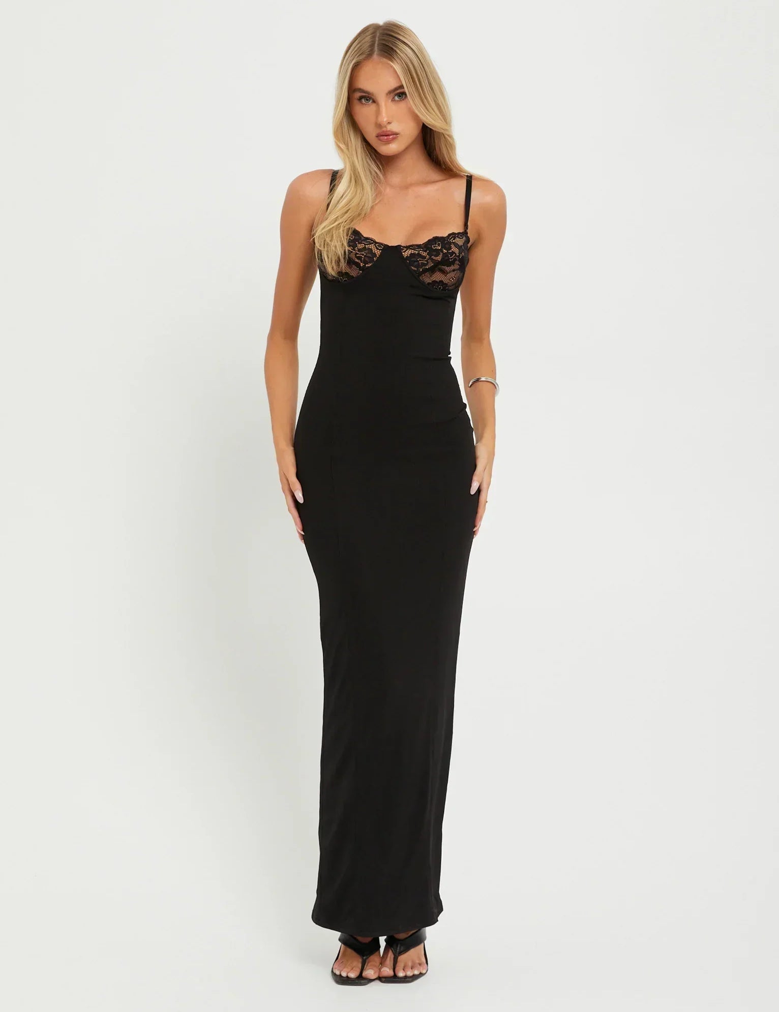 TM13877_ALLURA_MAXI_DRESS_BLACK_REESHOOT_1.webp