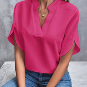 Olivia Beaumont | V-Bluse med Ståkrave og Korte Ærmer