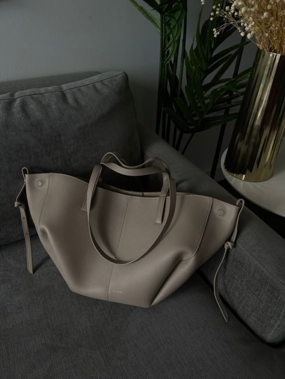 Camille Rousseau | Elegant tote taske med tidløst design