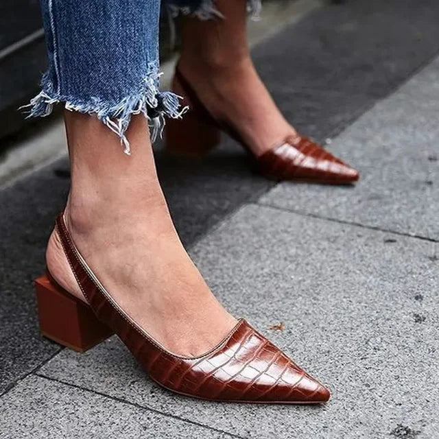 Camille Moreau | Elegante pumps med spids tå og blokhæl