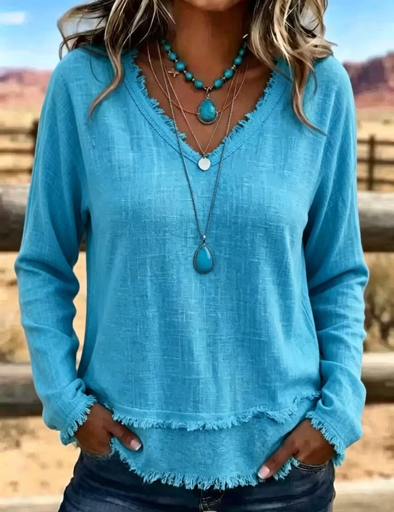 Line Dahl | Boheme-bluse med V-hals og frynsedetaljer