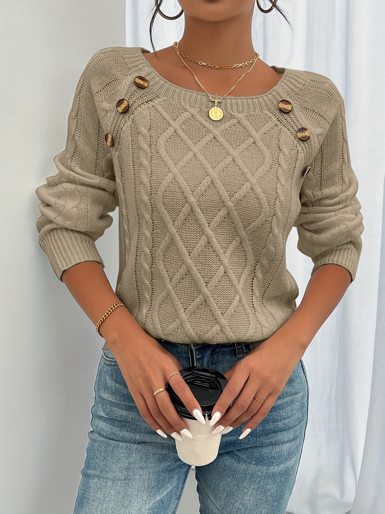 Birgitte Kruse | Strikket Sweater med Knapdetaljer