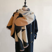 Julie Krogh | Blødt Cashmere-Tørklæde med Grafisk Print