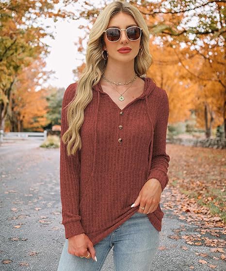 Tove Lorentzen | Rib-strikket hoodie-sweater med knapper