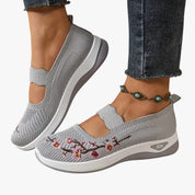 Rikke Nielsen | Slip-on Sneakers med Broderi og Svangstøtte