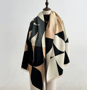 Julie Krogh | Blødt Cashmere-Tørklæde med Grafisk Print