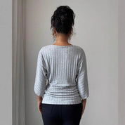 Mia Knudsen | Gerippte Bluse mit V-Ausschnitt und 3/4-Ärmeln