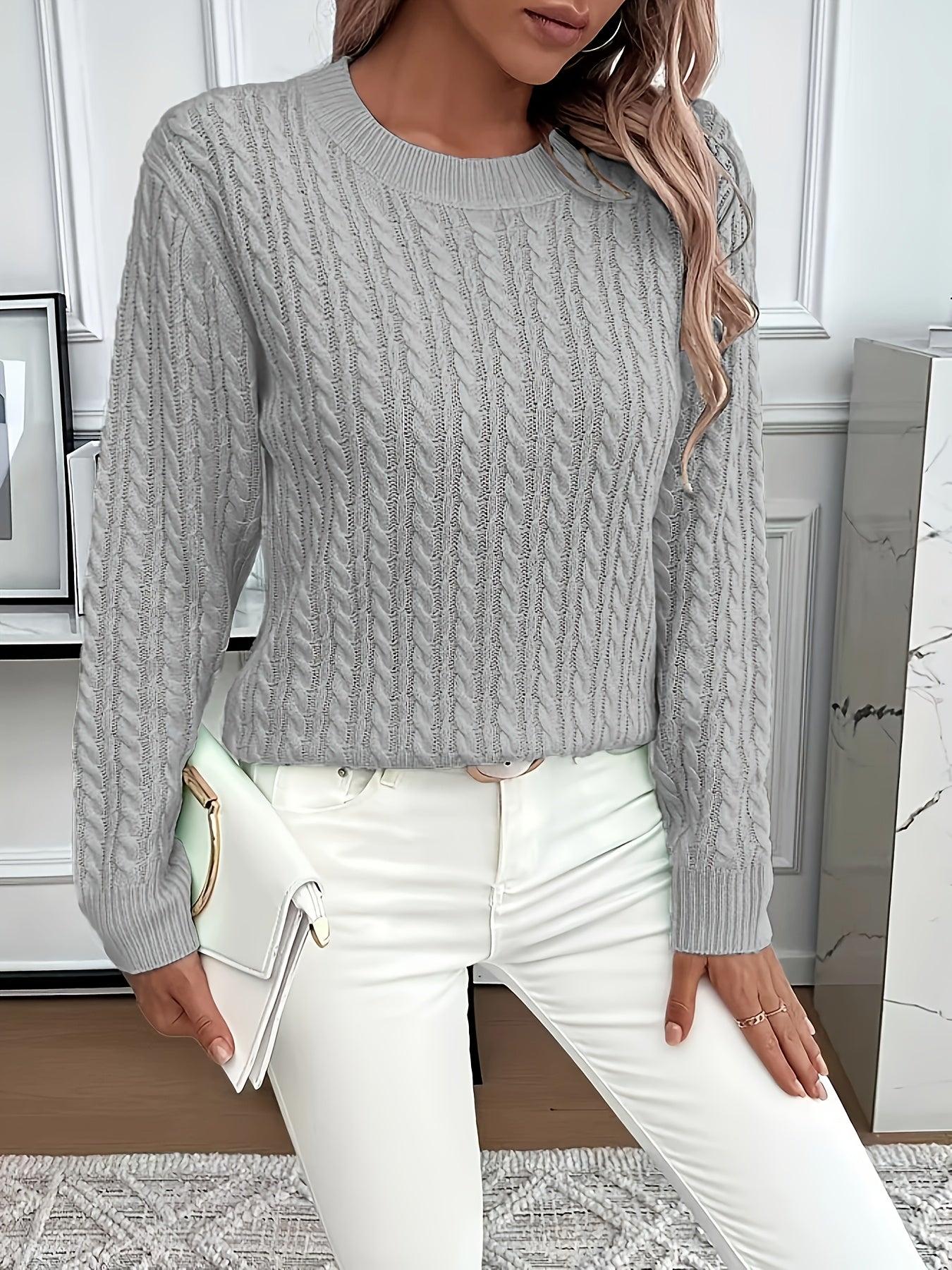 Lotte Andersen | Cable-Strikket Sweater med Rund Hals