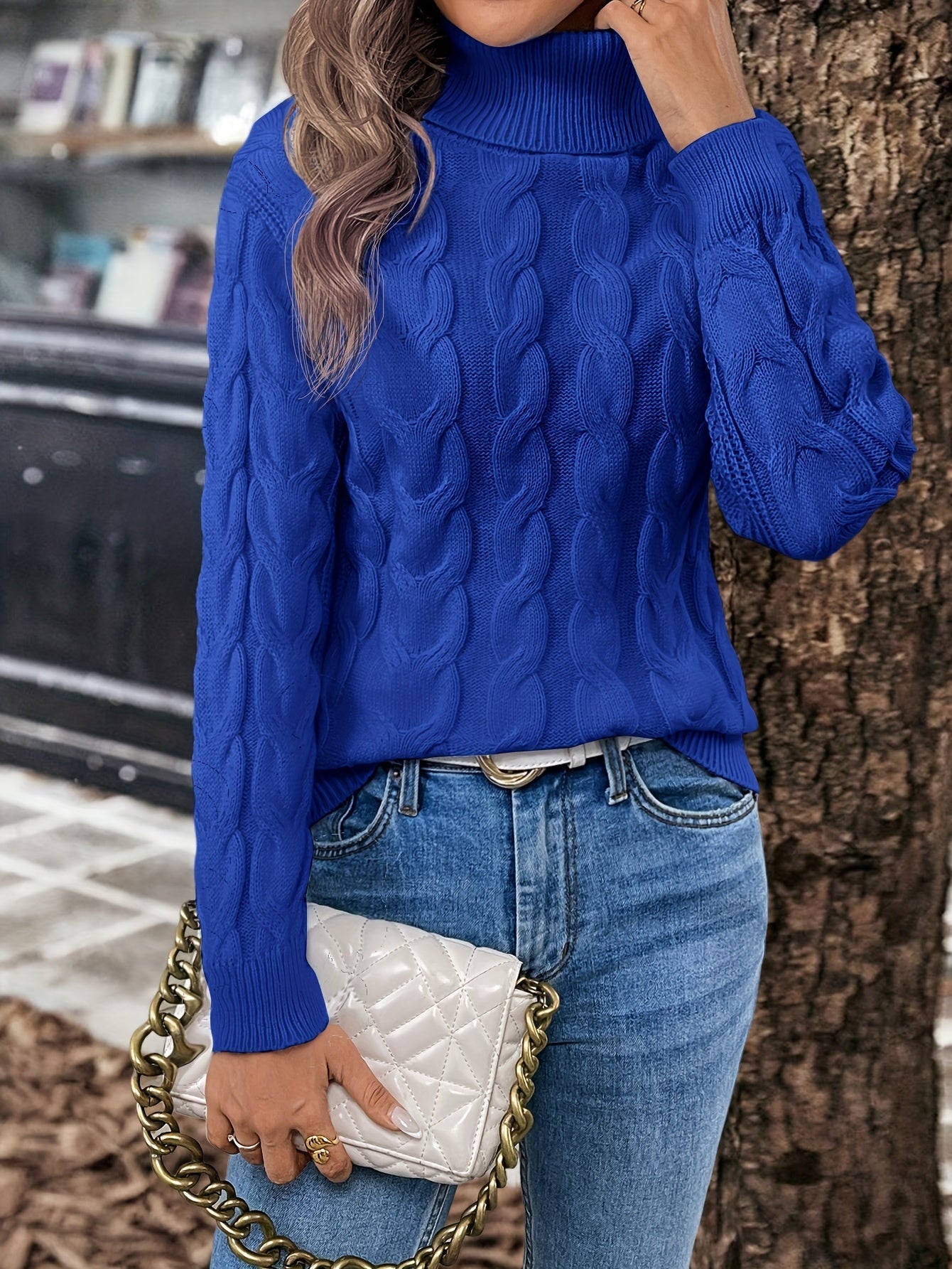 Lise Bonde | Pullover mit Zopfmuster und Rollkragen in Rot