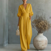 Renata Olivares | Wide-leg jumpsuit med V-hals til kvinder