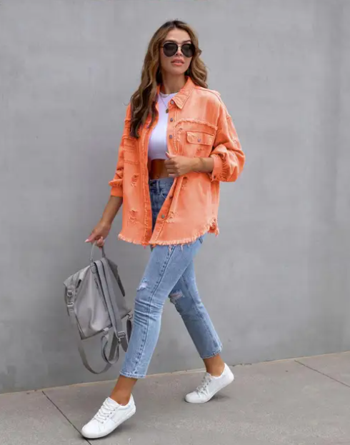 Clara Vang | Oversize denimjakke med distressed detaljer