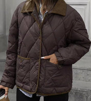 Mette Rasmussen | Wattierte Steppjacke mit Kragen in Dunkelbraun