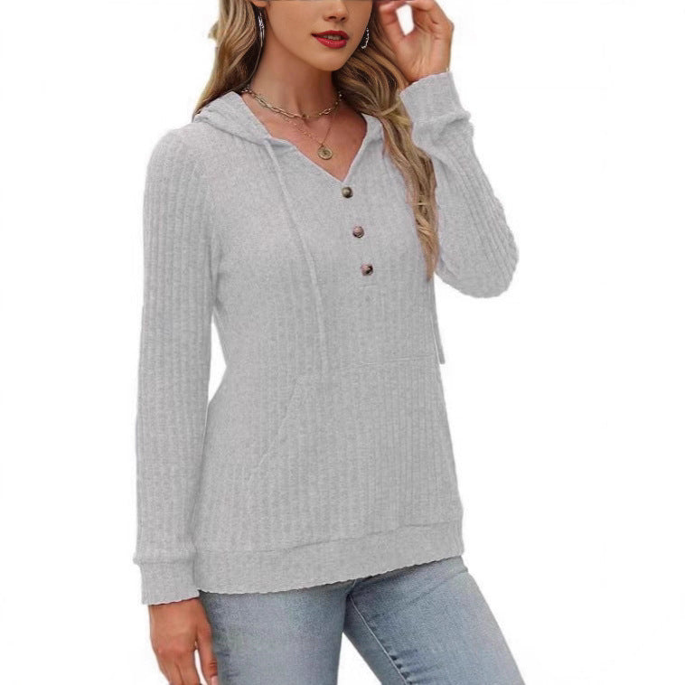 Tove Lorentzen | Rib-strikket hoodie-sweater med knapper