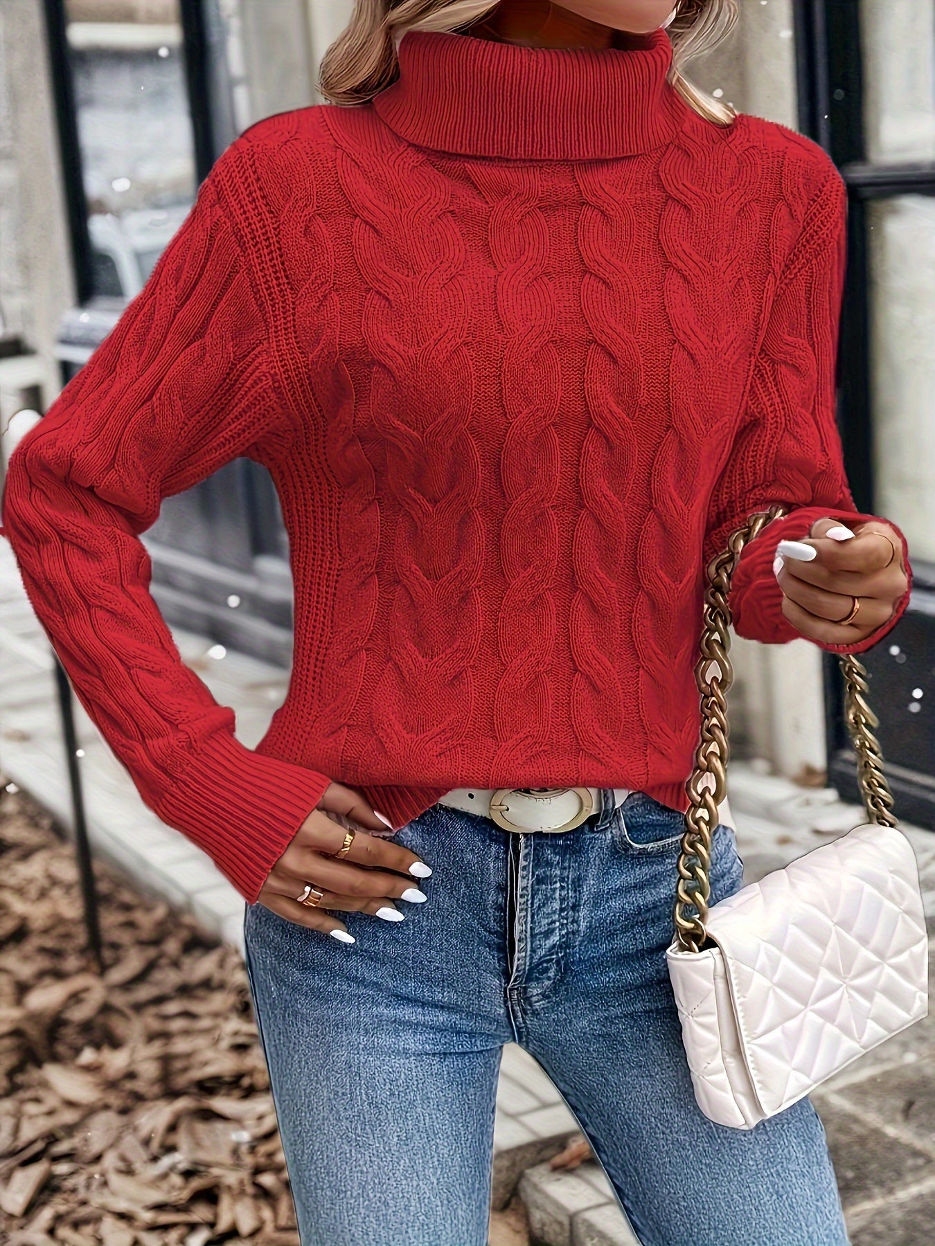 Lise Bonde | Pullover mit Zopfmuster und Rollkragen in Rot
