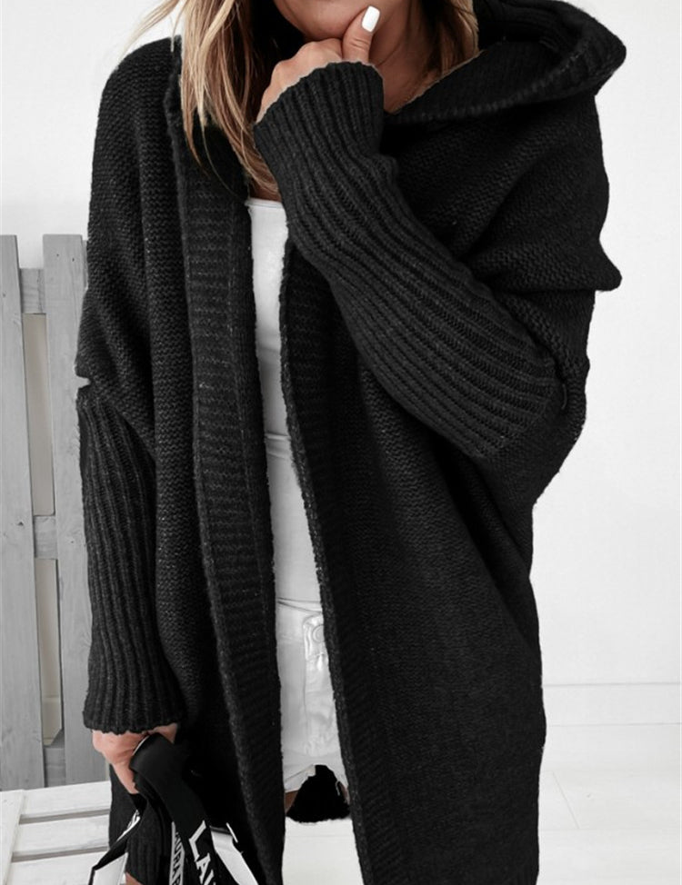 Gry Werner | Oversized kardigan s kapucí a netopýřími rukávy