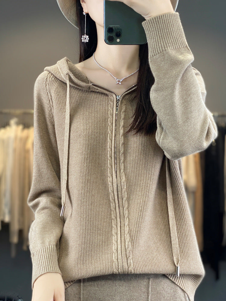 Camilla Dahl | Strikket hoodie-cardigan med lynlås i beige