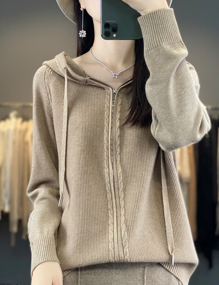 Camilla Dahl | Strikket hoodie-cardigan med lynlås i beige