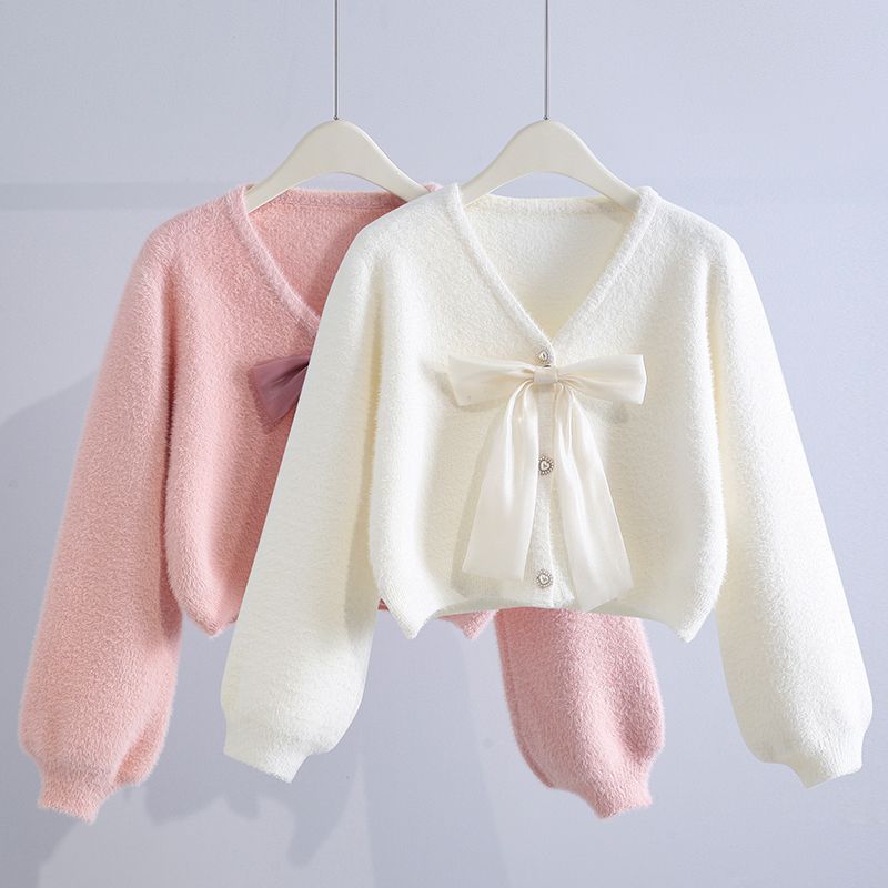 Lena Strand | Kurzer Kunstpelz-Cardigan mit Schleifendetail