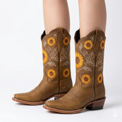 Savannah Laurent | Cowboy støvler med solsikke-broderi og western charme